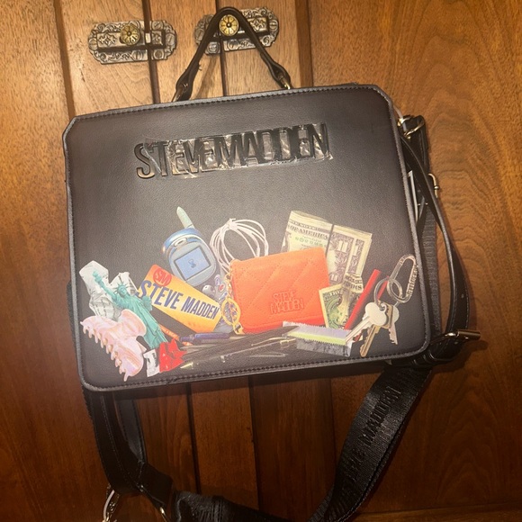 Steve Madden Black Graphic Messenger Bag